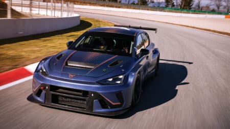 King of Leons: Cupra’s latest touring car on track